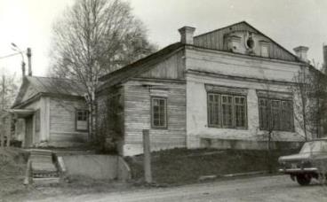 Здание театра (фото из архива Очерского музея)